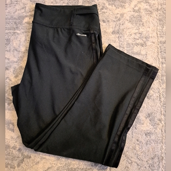 Adidas Capri Climate Leggings - Size Medium - Picture 4 of 4